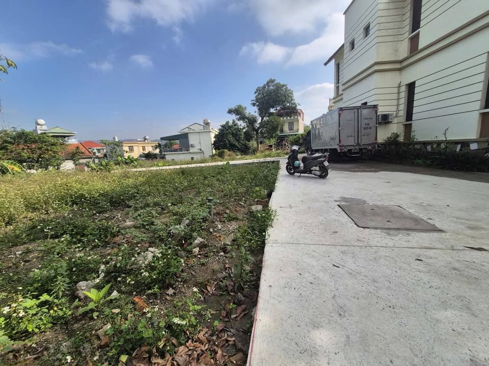 Đất nền góc đường Nguyễn Văn Cừ, Hạ Long 60m² giá 1.1 tỷ - Sổ hồng chính chủ, ô tô vào tận nơi!