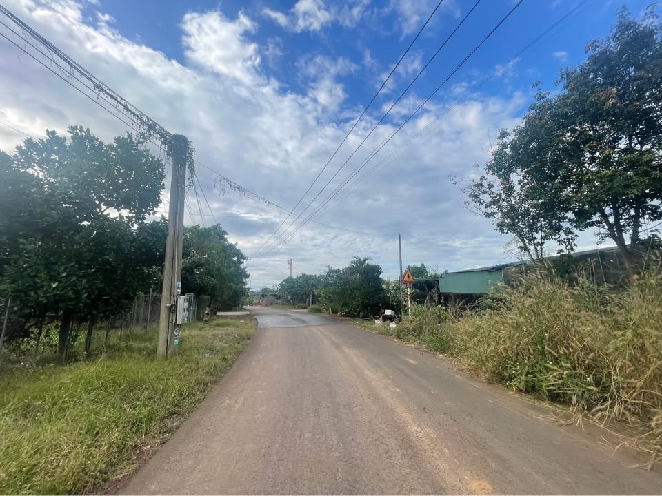 Đất Tân Xuân Đồng Xoài 434m² giá 800 triệu - Mặt tiền đường nhựa thuận lợi!