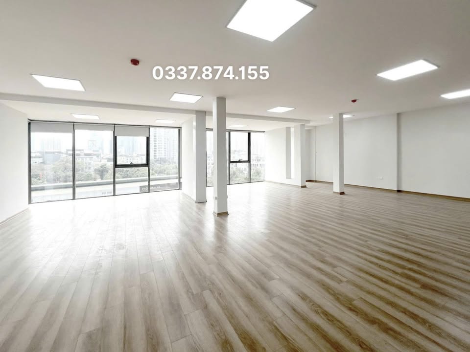 Văn phòng cho thuê Cầu Giấy 200m² giá 35 triệu - Sẵn sàng vào làm việc ngay!