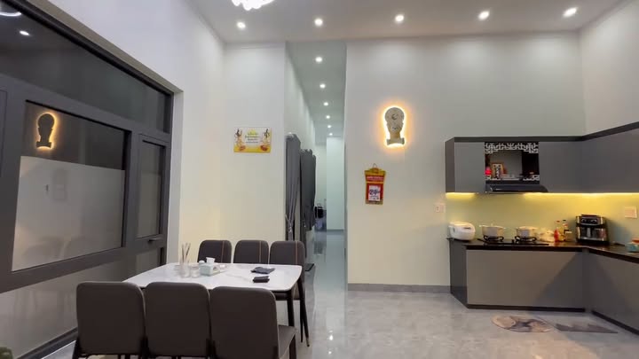 Nhà phố Buôn Đôn 189m² giá 1.3 tỷ - Nội thất đầy đủ, chỉ việc vào ở!