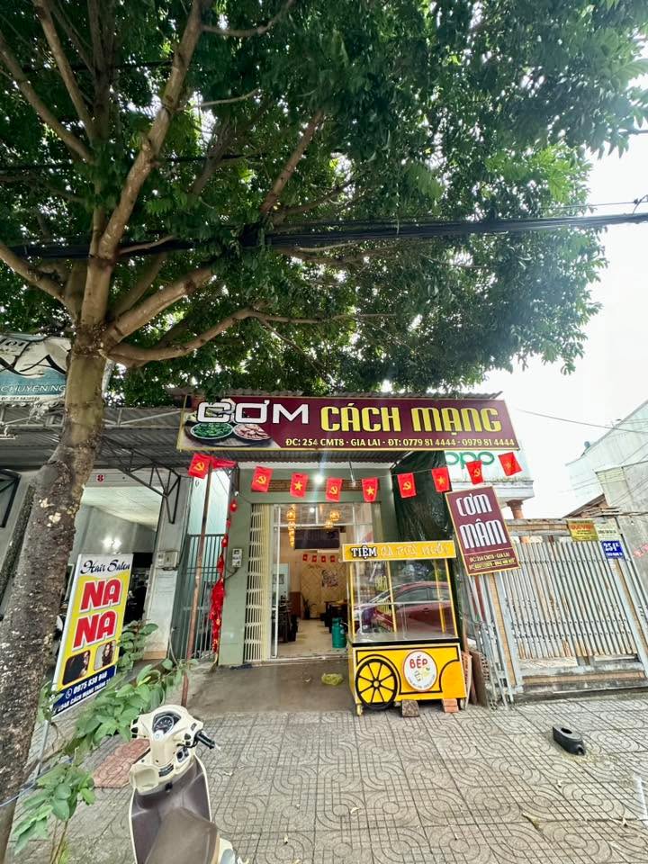 Cho thuê mặt tiền đường Cách Mạng Tháng 8, Pleiku - Kinh doanh thuận lợi chỉ 5 triệu/tháng!