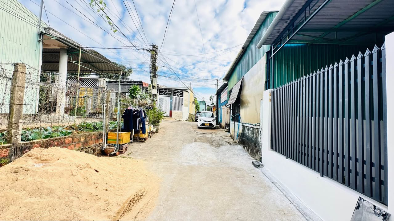 Nhà hẻm 37 Phan Đăng Lưu, Pleiku 127.5m² giá 1.49 tỷ - Đối diện trường Tôn Đức Thắng!