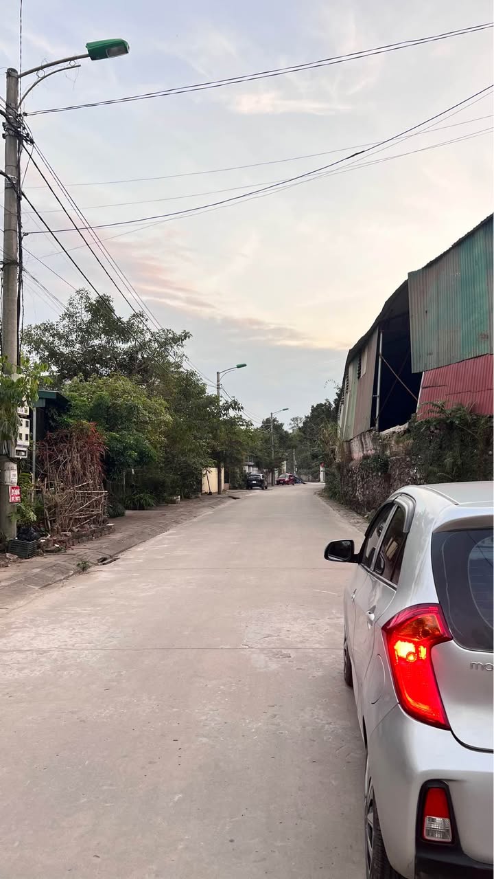 Bán đất KDC số 11 Thịnh Đán 109.9m² giá 3.9 tỷ - Vị trí đắc địa, dân cư đông đúc!