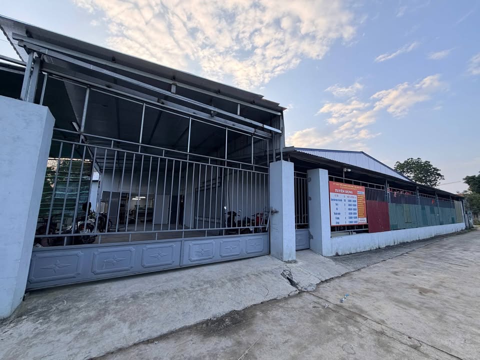 Nhà xưởng cho thuê 1359m² tại Tiên Hoa - Giá 300 triệu/năm, sẵn sàng hoạt động!