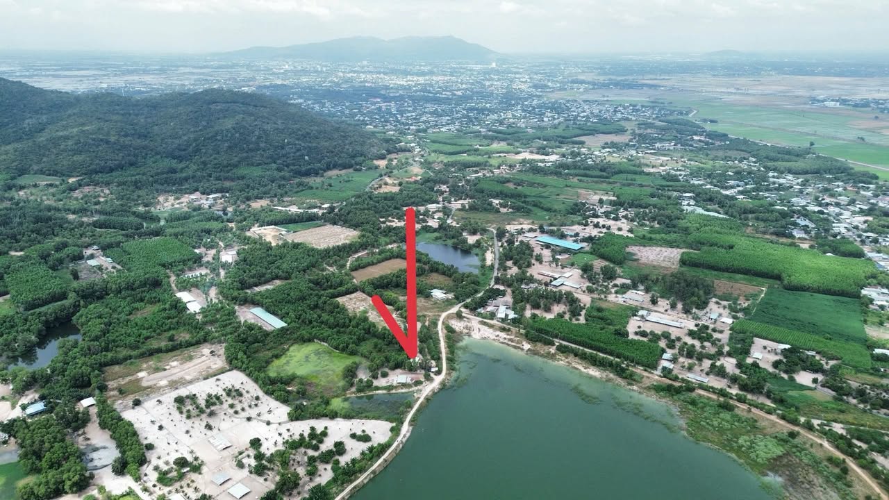 Đất nền sát hồ Bút Thuyền, 3000m² giá 2.2 tỷ - Cơ hội sở hữu hàng hiếm!