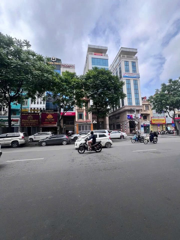 Bán tòa Văn phòng mặt phố Nhân Chính quận Thanh Xuân 140m² giá 100 tỷ - Đầu tư sinh lời ngay!