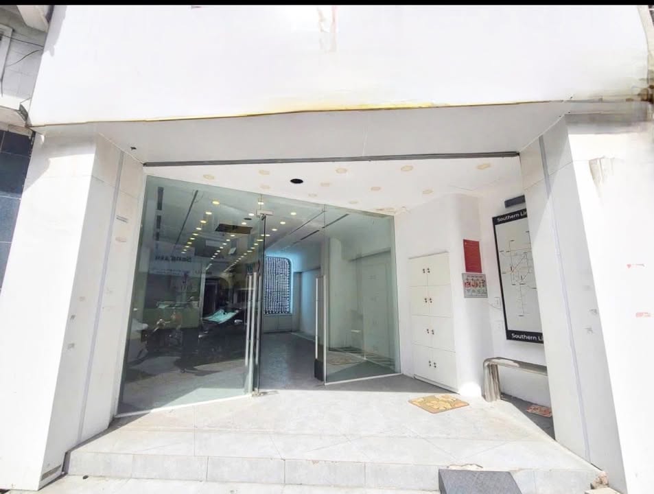 Nhà nguyên căn mặt tiền Huỳnh Văn Bánh, Phú Nhuận 150m² - Kinh doanh lý tưởng!