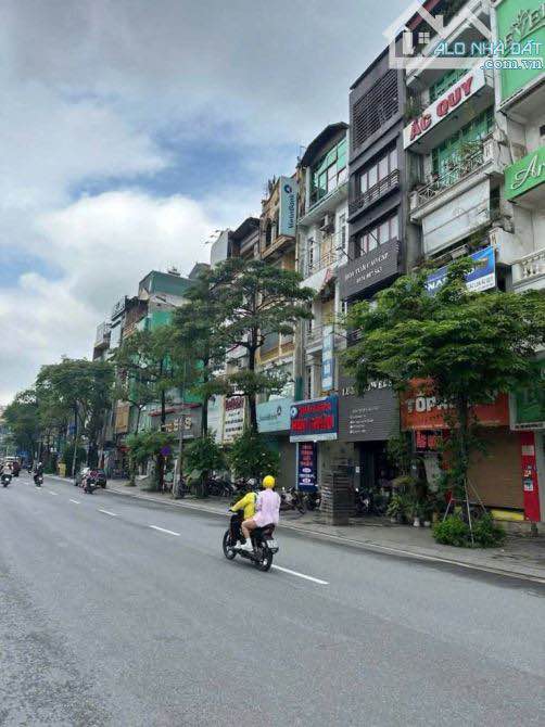 Cho thuê Front House Phố Pháo Đài Láng - 75m² - Thiết kế Tân Cổ Điển, giá từ 16 triệu!