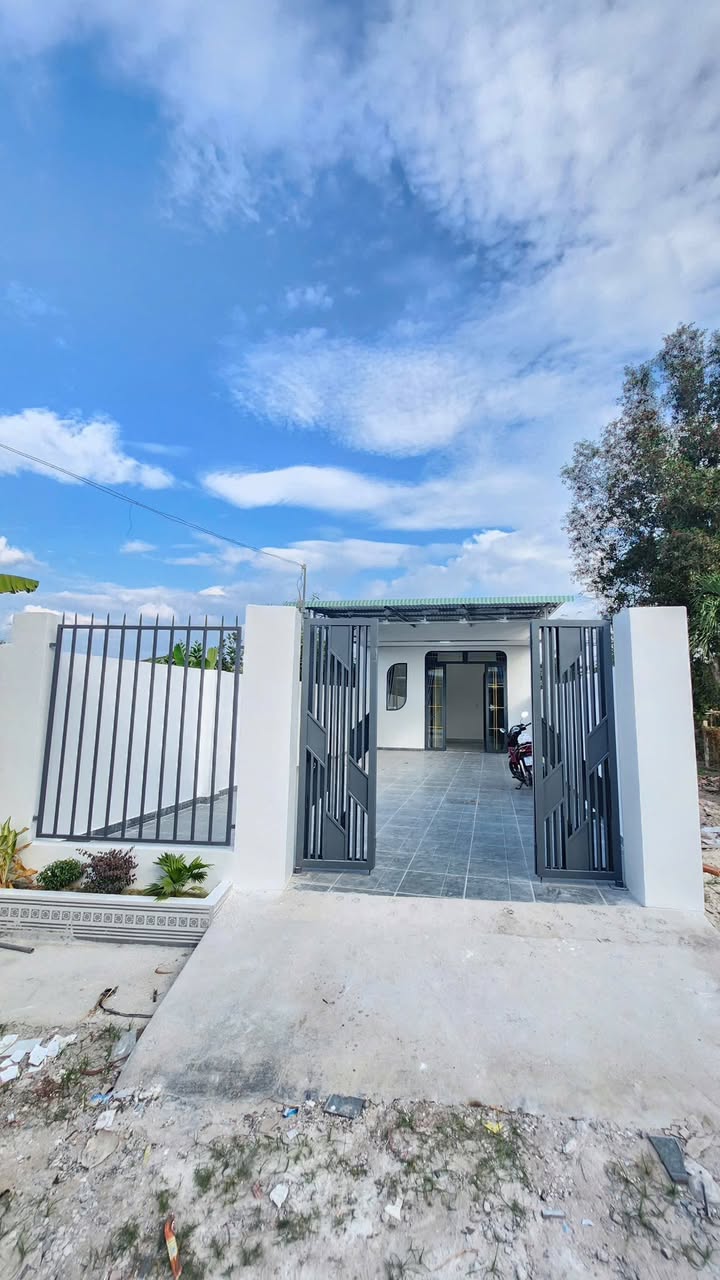 Nhà phố Khu Dân Cư Trường An, P. Long Hoa, Tây Ninh 167m² giá chỉ 1.139 tỷ - Sổ đỏ chính chủ!