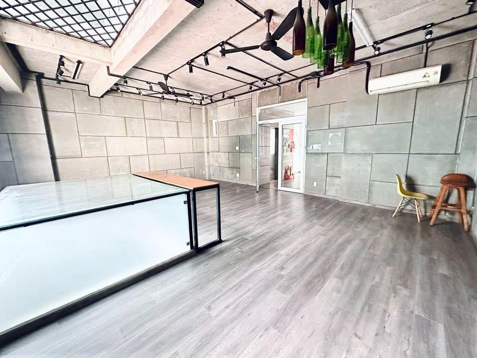 Cho thuê tòa nhà Nguyễn Cửu Vân, Bình Thạnh 80m² - Vị trí đẹp, dễ nhận diện thương hiệu!