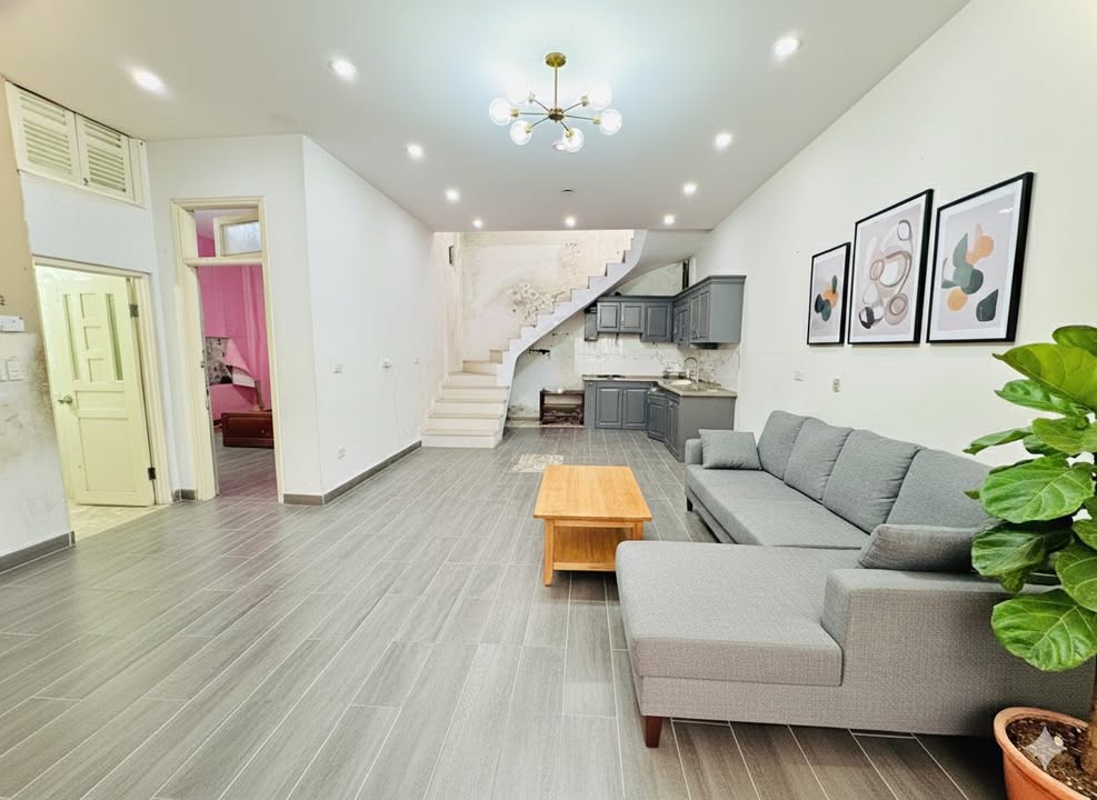 Bán đất tặng nhà 3 tầng Ngõ 35 Cát Linh 83m² giá 16 tỷ - Thửa đất đẹp hút tài lộc!