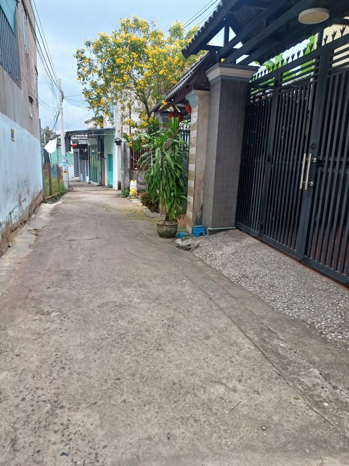 Nhà riêng Tân Phước Khánh, Tân Uyên 111m² giá 3.5 tỷ - Tặng kèm sân xe 7 chỗ!