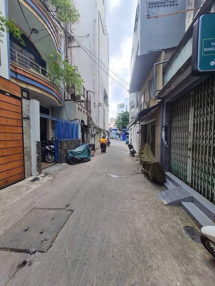 Nhà bán trung tâm Quận 5 - 68m² giá 6.8 tỷ - Sát mặt tiền, hiếm có!