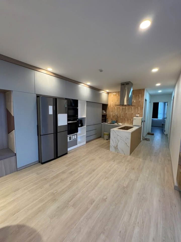 Căn hộ CC Florita Tân Hưng 3PN giá 20 triệu - Nội thất sang trọng, view đẹp!