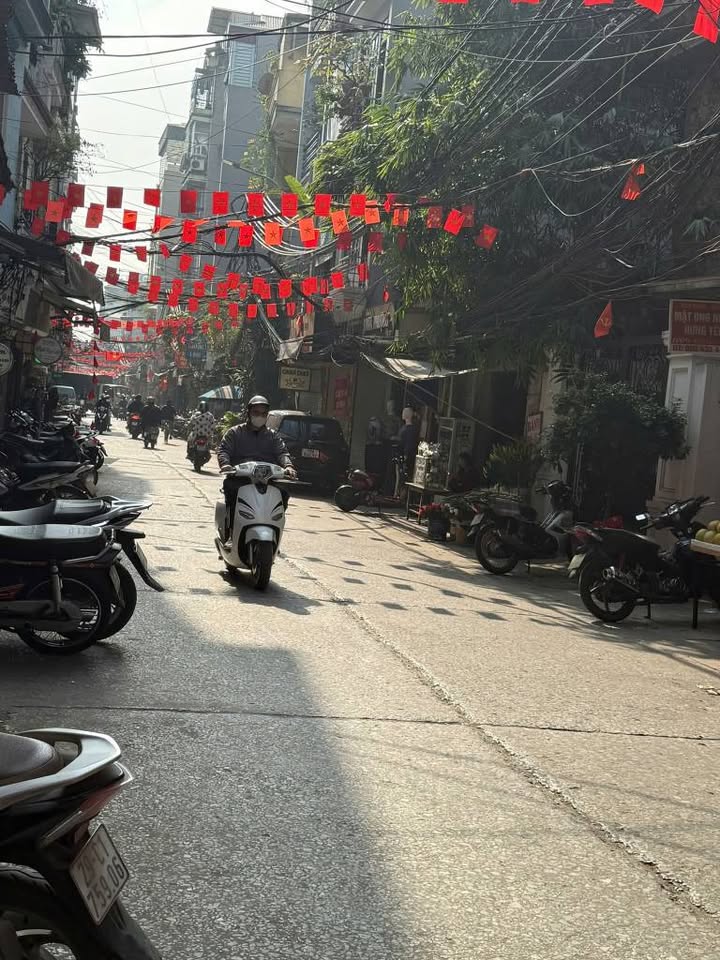 Nhà phố Phúc Tân Hoàn Kiếm 50m² giá 16.5 tỷ - Mặt phố kinh doanh sầm uất!