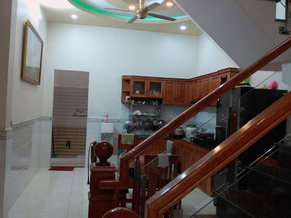 Nhà 1 trệt 2 lầu mặt tiền Nguyễn Thị Chạy Tân Đông Hiệp 90m² giá 4 tỷ - Cơ hội đầu tư hiếm có!