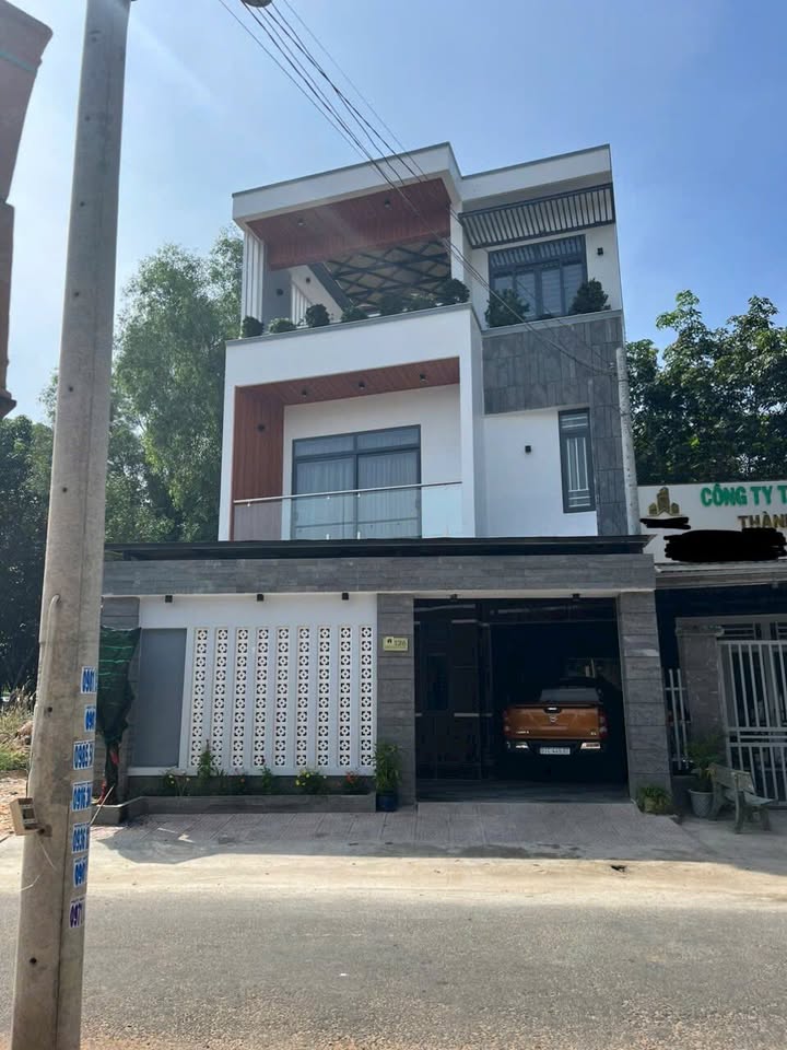 Nhà phố Thủ Dầu Một 119m² giá thỏa thuận - Thiết kế hiện đại, đầy đủ nội thất