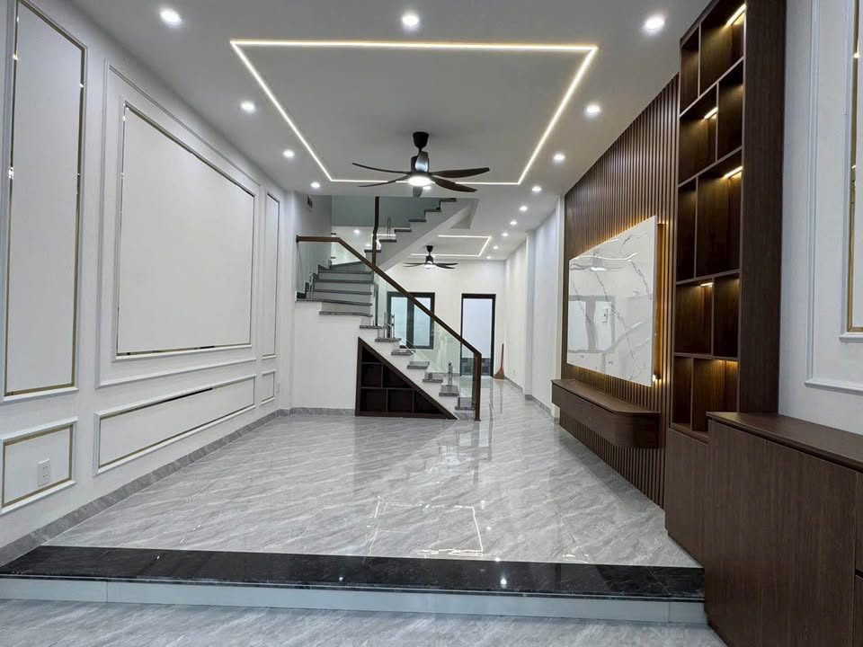 Nhà 3 tầng Thủy Sơn, Hải Phòng 70m² giá 3.3 tỷ - Độc lập, ô tô vào tận nhà!