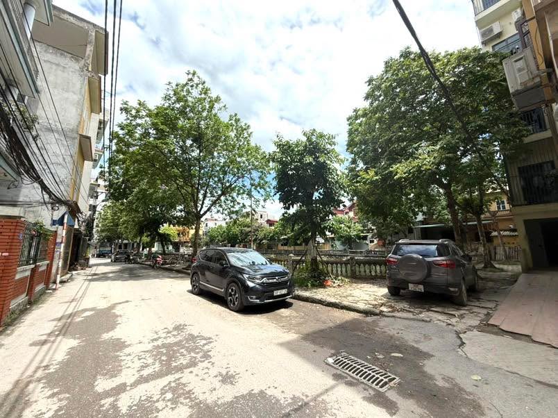 Nhà phố Đại Mỗ, Nam Từ Liêm 50m² giá 9 tỷ - Sân rộng, ô tô tránh nhau!