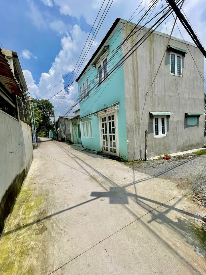 Nhà 2 mặt tiền Bình Nhâm, Thuận An 50m² giá 2.35 tỷ - Thiết kế hiện đại, sổ hồng chính chủ