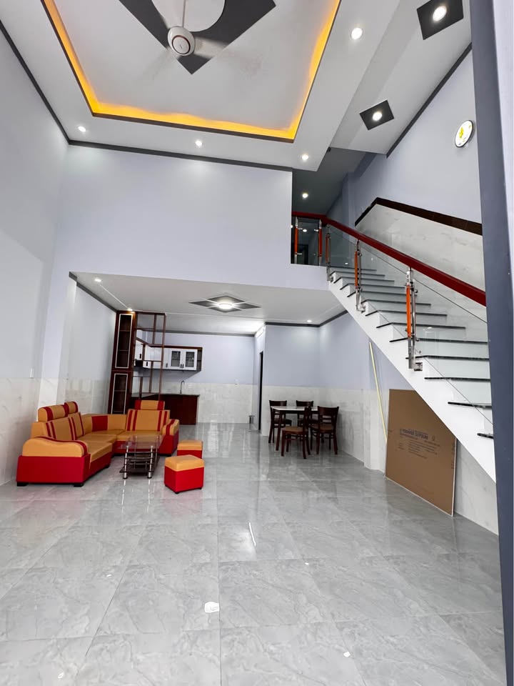 Nhà mặt tiền Long Bình, 500m² giá 1 tỷ - Sẵn sàng vào ở ngay!