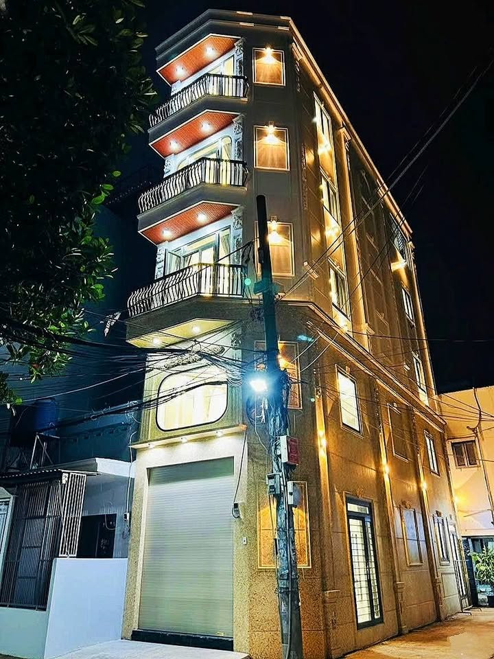 Nhà góc 2 mặt đường Gò Xoài, Bình Tân 68m² giá 8.7 tỷ - Full nội thất, ô tô vào tận nhà!