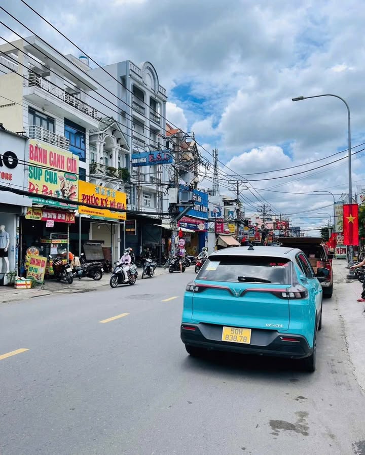 Nhà mặt tiền Nguyễn Ảnh Thủ, Quận 12, 125m² giá 13,5 tỷ - Thương lượng ngay!