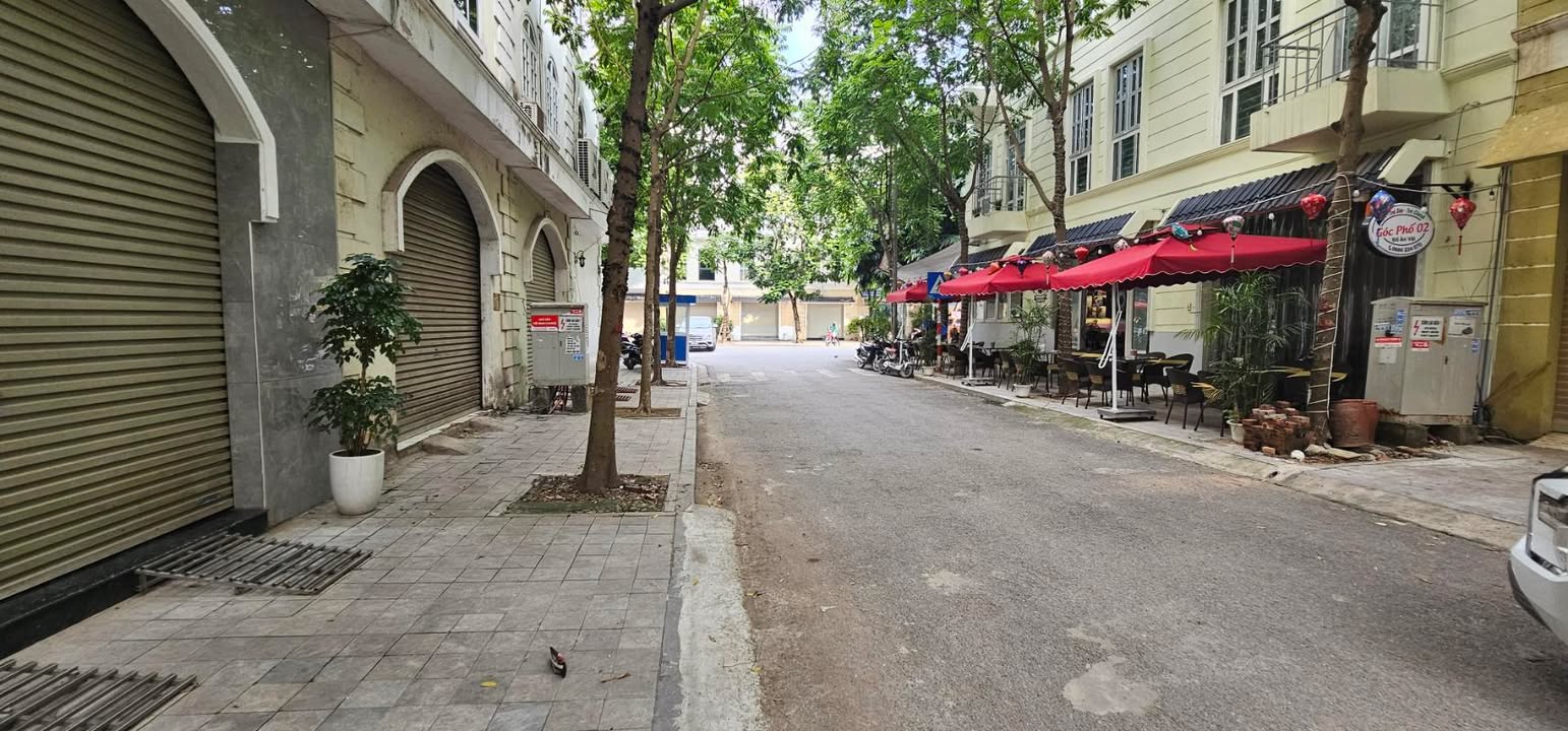 Nhà phố Dương Nội 100m² giá 18 tỷ - Đầu tư sinh lời hấp dẫn!