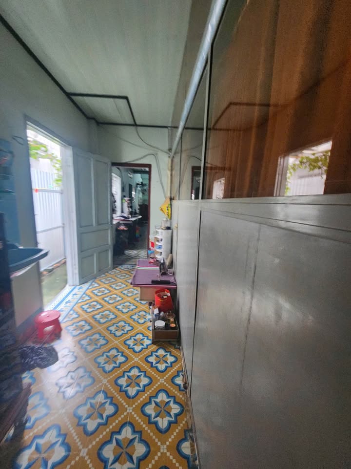 Nhà cấp 4 mặt tiền đường 2/4 Vĩnh Hải 161.9m² giá 23.066 tỷ - Vị trí thuận lợi gần biển!