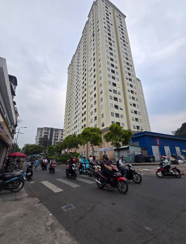 Nhà riêng Lý Nam Đế, Quận 11, 32m² giá 6 tỷ - Tiện xây mới theo ý khách!