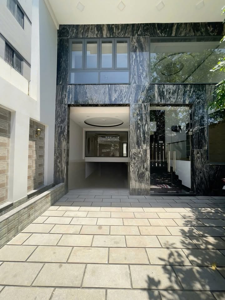 Căn hộ dịch vụ quận 2 - 202m² - Giá 35 tỷ - Pháp lý rõ ràng, kinh doanh hiệu quả!