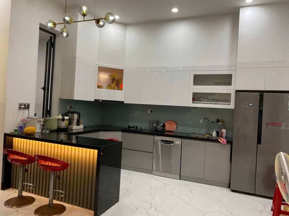 Nhà cho thuê nguyên căn 3 tầng tại đường Trần Đại Nghĩa, Tam Kỳ - Sẵn sàng vào ở ngay!