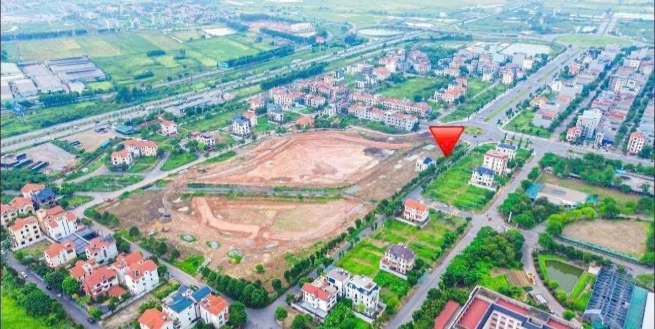 Biệt Thự Đại Hoàng Long Bắc Ninh 200m² giá 20 tỷ - Mặt hồ thơ mộng!