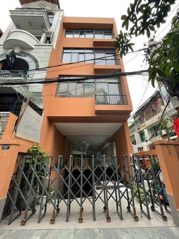 Căn hộ dịch vụ góc 2 mặt tiền Nguyễn Đình Chiểu, Q.1, 137m² - Đầu tư sinh lời cao!