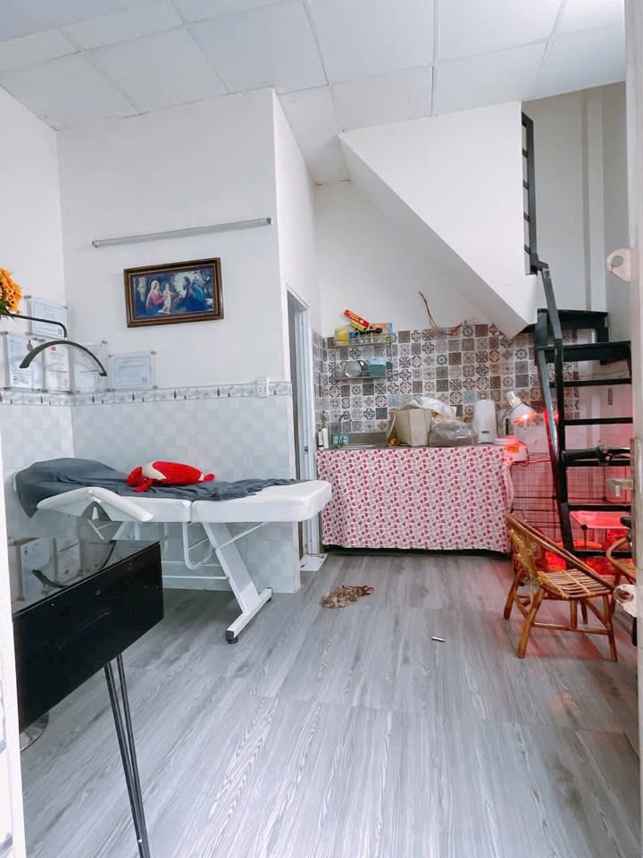 Nhà hẻm Phú Thọ Hòa Tân Phú 16m² giá 2.1 tỷ - Vị trí thuận lợi, gần chợ!