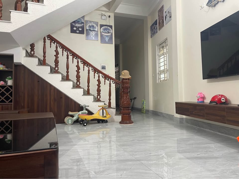 Nhà 2.5 tầng P. Đông Thọ 60m² giá 2 tỷ - Chính chủ bán gấp, nội thất đầy đủ!