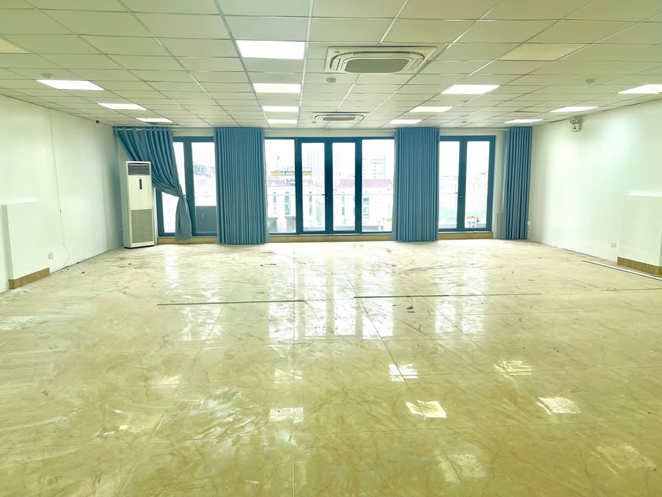 Văn phòng cho thuê 150m² tại 180 Vạn Phúc, Hà Đông - Không gian lý tưởng cho doanh nghiệp bạn!
