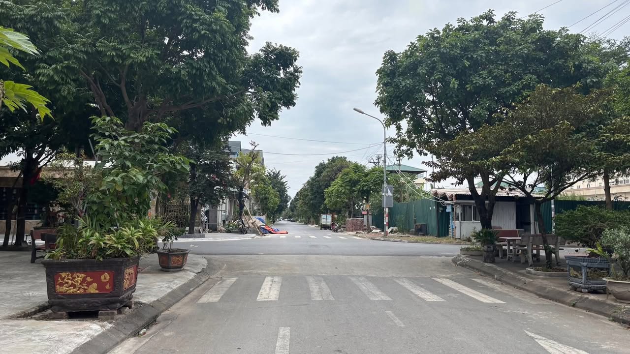 Nhà riêng Từ Sơn Bắc Ninh 80m² giá 9 tỷ - Hướng Đông mát mẻ, tiện ích đầy đủ!