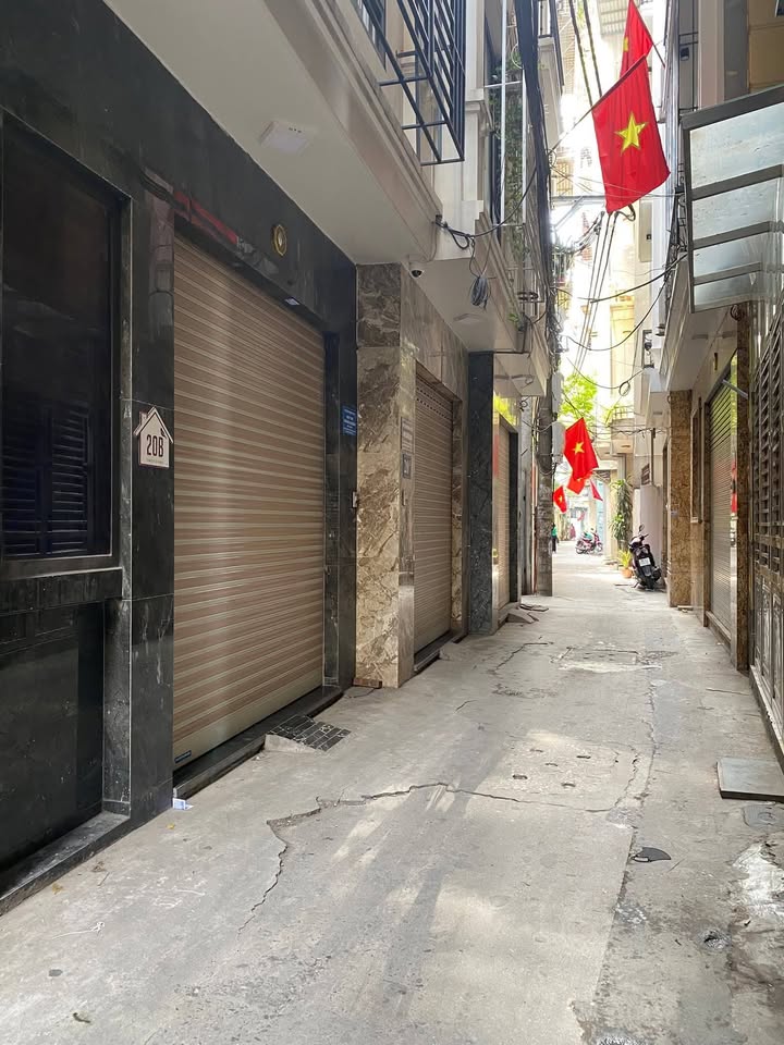 Nhà riêng Cầu Giấy 45m² giá thỏa thuận - Sẵn sàng ở ngay với nội thất đầy đủ!