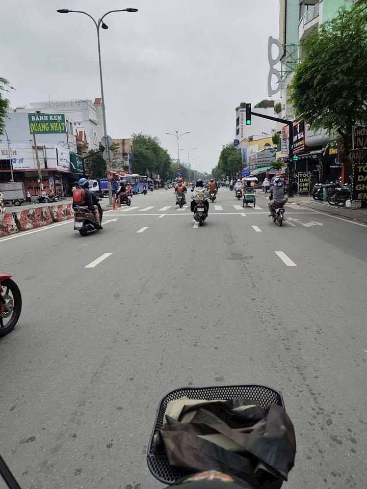 Nhà mặt tiền Lê Trọng Tấn, Quận Bình Tân 200m² - Thích hợp cho kinh doanh