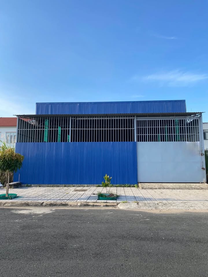 Cho thuê nhà kho Golden City Long Xuyên 360m² - Diện tích lớn, giá tốt!