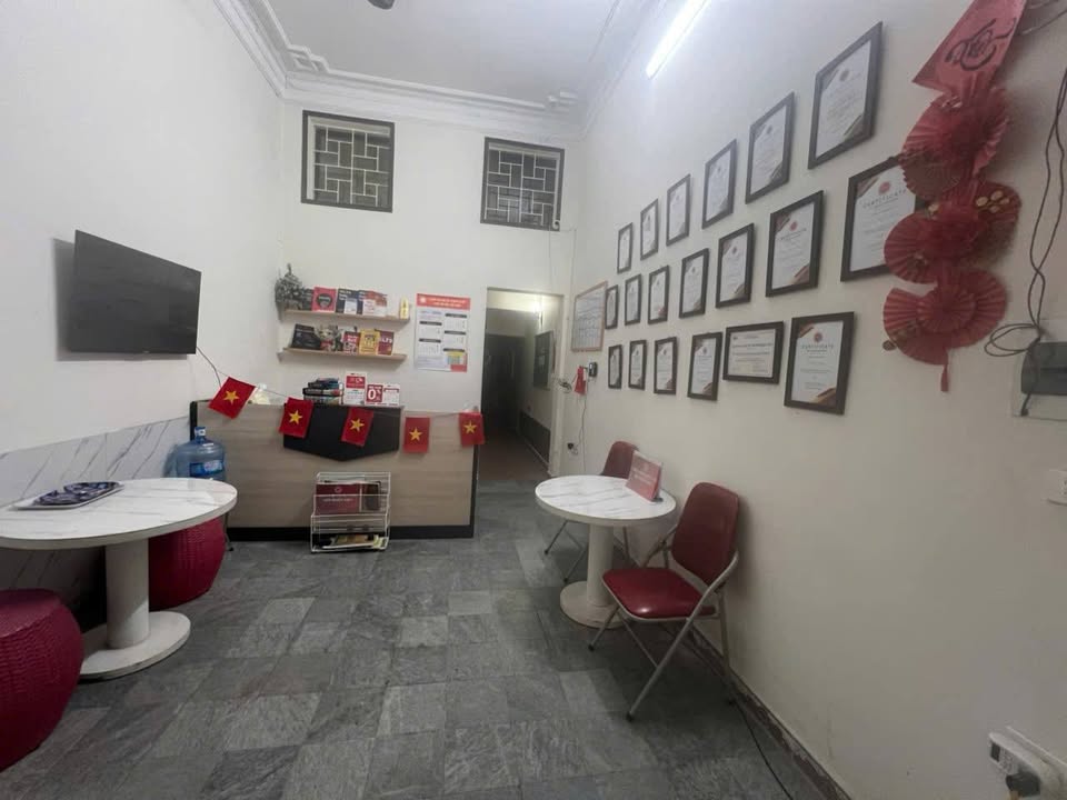 Nhà cho thuê Nguyên Hồng Đống Đa 45m² - Khu dân trí cao, ô tô đỗ cửa!