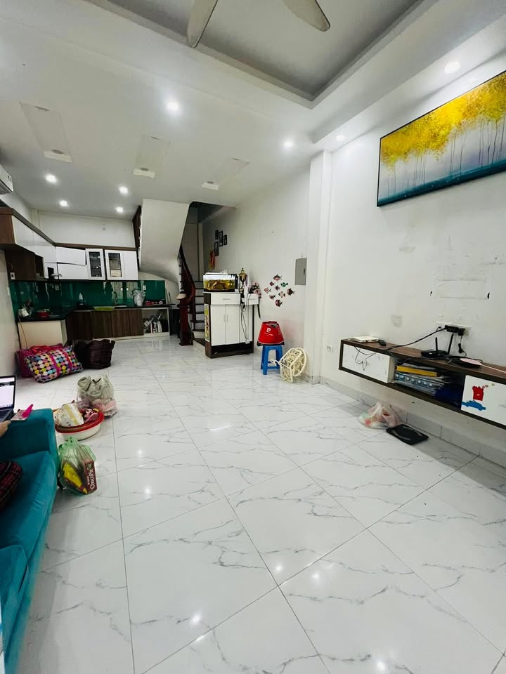 Nhà nguyên căn 4 tầng tại Tây Mỗ, 45m² chỉ 9 triệu/tháng - Phù hợp gia đình và văn phòng!