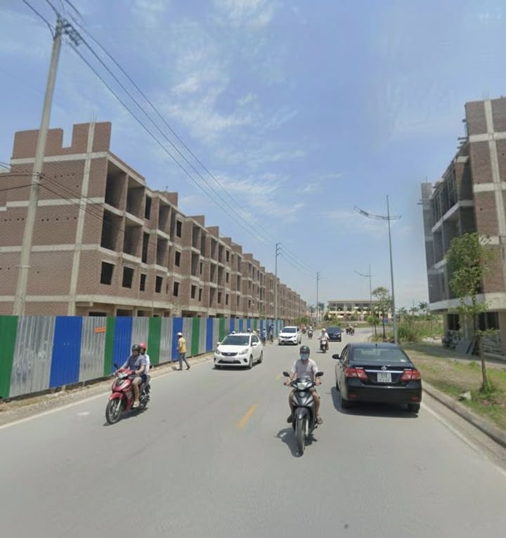 Bán lô đất mặt đường Nguyễn Văn Cừ, Phù Vân, 99m² - Giá chỉ 3.286 tỷ!