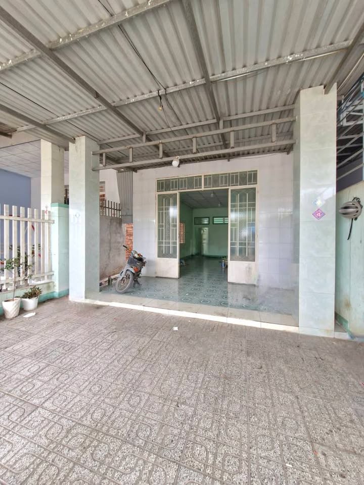 Nhà phố Ninh Phú, Tây Ninh 176m² giá 1.1 tỷ - Sẵn sàng ở ngay!