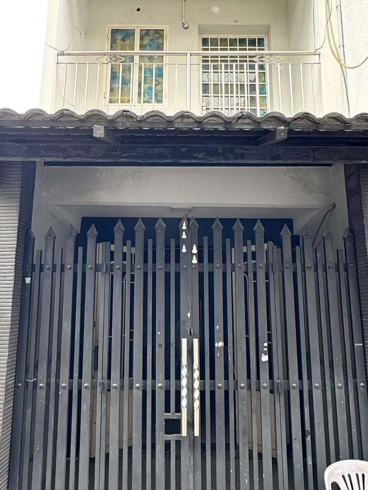 Nhà mặt tiền Chợ Bình Chánh 100m² giá 650 triệu - Bán gấp trong tháng này!