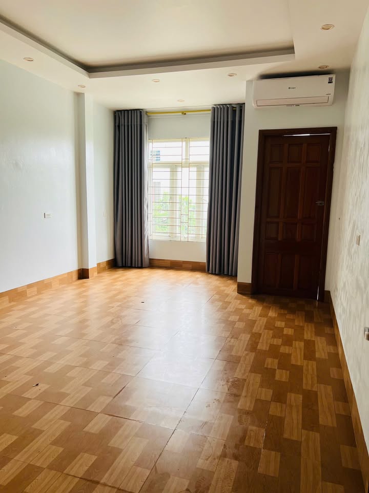 Nhà đẹp 2 tầng tại Đông Hương, Thanh Hóa 76m² giá 4 tỷ - Đường rộng, tiện ích đầy đủ!