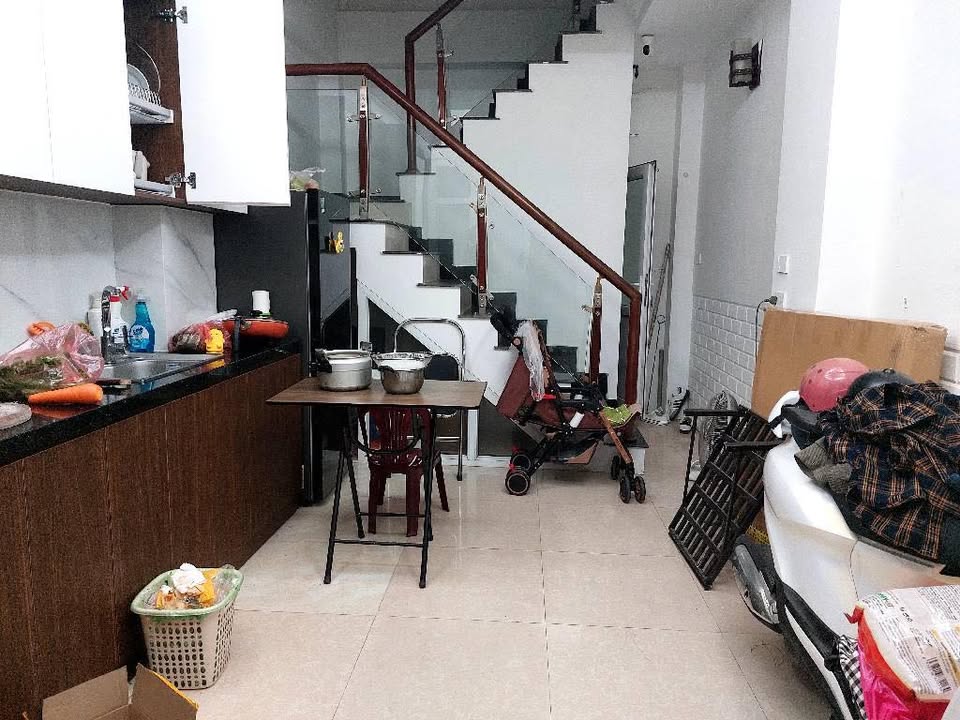Nhà phố Hoàng Hoa Thám, Ba Đình 20m² giá 6 tỷ - Sổ đỏ chính chủ, sẵn sàng giao dịch!