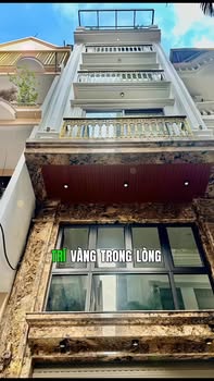 Nhà riêng Cầu Giấy 40m² giá thỏa thuận - Ô tô đậu cửa, thang máy mới!