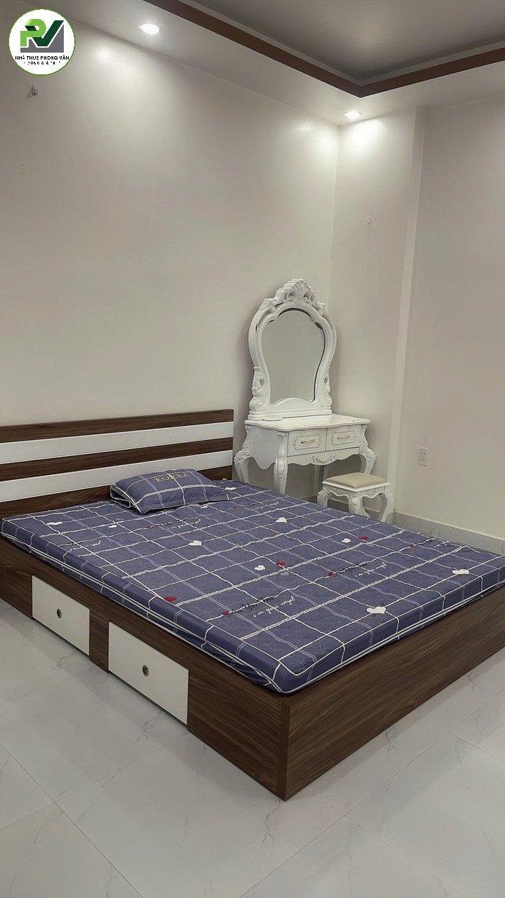 Căn hộ cho thuê Xóm Trung, Văn Cao 55m² giá 7 triệu - Full nội thất, tiện nghi!